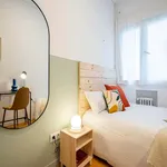 Rent a room of 293 m² in Madrid