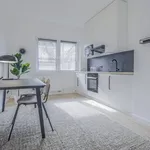 Rent 1 bedroom apartment of 431 m² in Dusseldorf