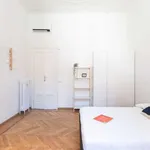 Rent a room in milan