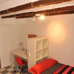 Rent a room of 92 m² in valencia