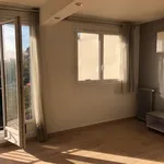 Appartement de 70 m² avec 3 chambre(s) en location à montrouge