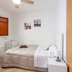 Rent a room of 80 m² in Valencia