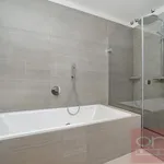 Rent 2 bedroom apartment of 78 m² in Capital City of Prague