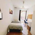 Rent a room of 220 m² in Madrid