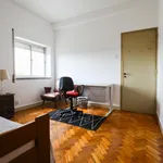 Rent 4 bedroom apartment in Lisbon