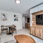 Appartement de 699 m² avec 2 chambre(s) en location à Vancouver