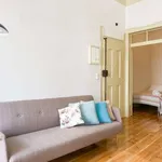 Rent a room of 65 m² in lisbon