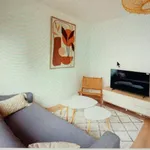 Rent 4 bedroom apartment of 64 m² in Oullins