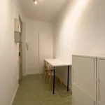 Rent 4 bedroom apartment in Barcelona