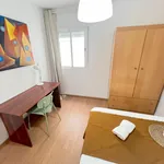 Rent 4 bedroom apartment in Valencia