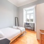 Rent a room in lisbon