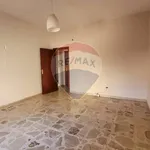 Rent 7 bedroom apartment of 95 m² in Favara