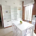 Rent a room of 120 m² in Barcelona