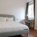 Rent a room in lisbon