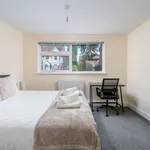 Rent 2 bedroom apartment in Reigate and Banstead