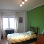 Rent 3 bedroom house of 100 m² in Salamanca']