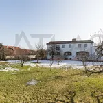 Pronájem podkrovního bytu 4+kk, 220 m2, Květnové náměstí, Průhonice