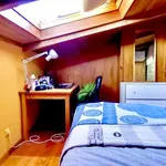 Rent a room of 200 m² in lisbon