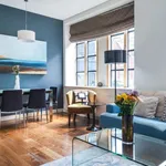 Rent 1 bedroom apartment of 452 m² in London