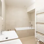 Pronajměte si 3 ložnic/e byt o rozloze 65 m² v Prague