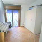 Affitto 3 camera appartamento di 90 m² in Busto-arsizio