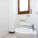 Rent 4 bedroom apartment in Milan