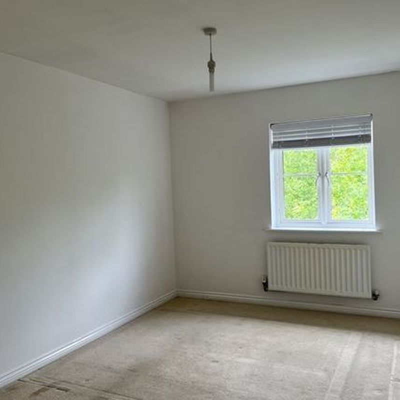 Flat to rent in Siric House, Colchester, Essex. CO2 Farmbridge End