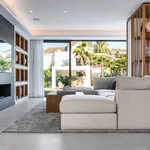 Rent 6 bedroom house of 567 m² in Marbella