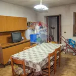 Rent 4 bedroom house of 139 m² in Fabrizia