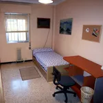 Rent 3 bedroom apartment in Seville']