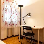 Rent a room of 90 m² in madrid