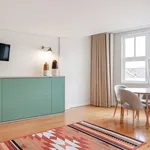 Rent 1 bedroom apartment of 60 m² in Porto