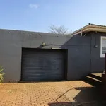 Rent 3 bedroom house in Roodepoort