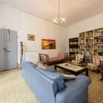 Rent 2 bedroom apartment of 90 m² in florence