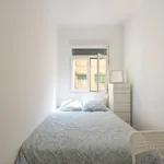 Rent 16 bedroom apartment in Lisbon