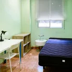 Rent 4 bedroom apartment in Valencia