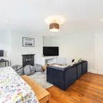 Rent 2 bedroom apartment of 81 m² in London