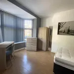 Rent 4 bedroom flat in Leicester