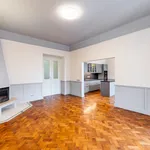 Pronajměte si 3 ložnic/e byt o rozloze 107 m² v Prague