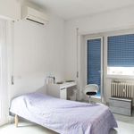 Rent a room in Roma