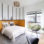 Rent 4 bedroom apartment in Paris