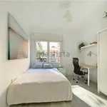 Rent a room of 95 m² in Valencia