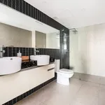 Rent 3 bedroom apartment in Darwin City