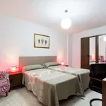 Rent 3 bedroom apartment of 90 m² in seville