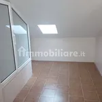 Affitto 2 camera casa di 65 m² in Messina