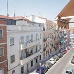 Rent a room of 240 m² in madrid