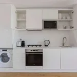 Rent 3 bedroom apartment of 100 m² in lisbon