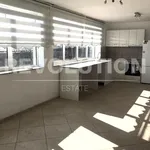 Rent 3 bedroom apartment of 200 m² in Peshtera