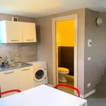 Rent 4 bedroom apartment in Rome