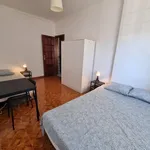 Rent 4 bedroom apartment in Lisbon